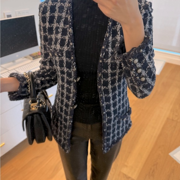 Chanel jacket - Picture 9 of 12